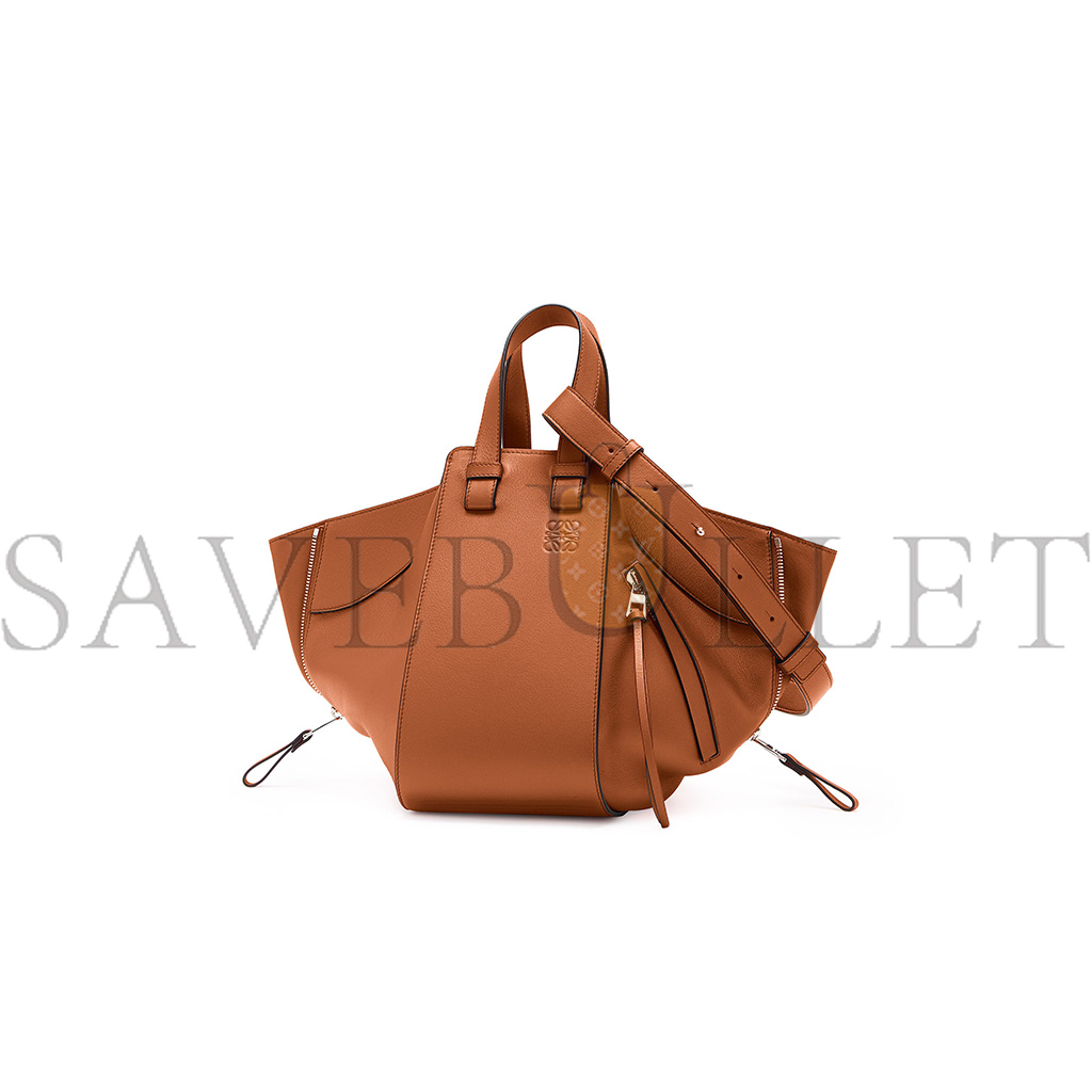 LOEWE SMALL HAMMOCK BAG IN CLASSIC CALFSKIN 0010110567 (39*24*13.5cm)